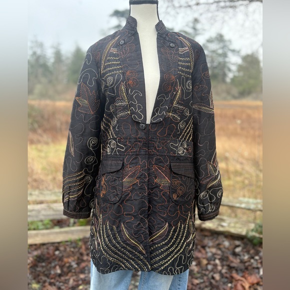 Hand-Embroidered Silk Jacket – Made in Nepal
Sz M - Picture 6 of 12